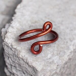 5 For $25💫Alternative Copper Colored Swirl Wire Ring